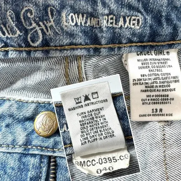 Cruel Girl Low Rise Bootcut Jeans Mid Wash Frayed Cuffs 13R Rodeo Fray - Picture 8 of 13
